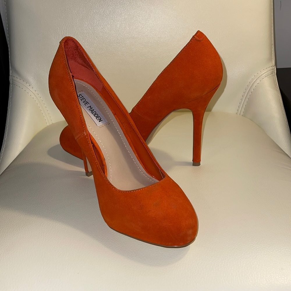 Steve Madden Tabithaa Orange Suede Pumps 9.5